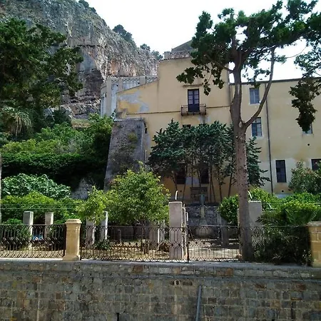 Sailor's Houses * Cefalú